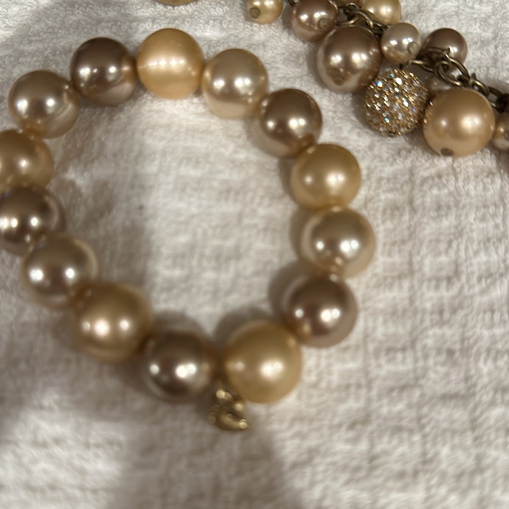 2 Carolee bracelets - Picture 3 of 10
